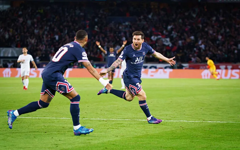 messi tien dao canh nao giai ma vi tri cua goat bong da