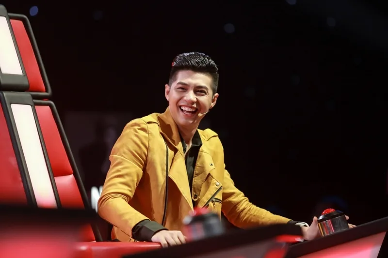 Không chỉ ca hát, Noo Phước Thịnh còn tạo dấu ấn với vai trò huấn luyện viên tại những chương trình truyền hình âm nhạc lớn.