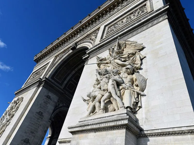 khai hoan mon paris bieu tuong lich su giua long kinh do anh sang
